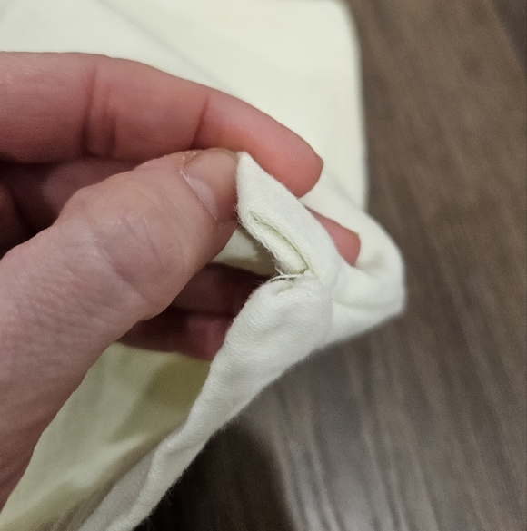 NWOT Burberry Cream Wristlet Clutch + Accessories Set - Picture 9 of 14